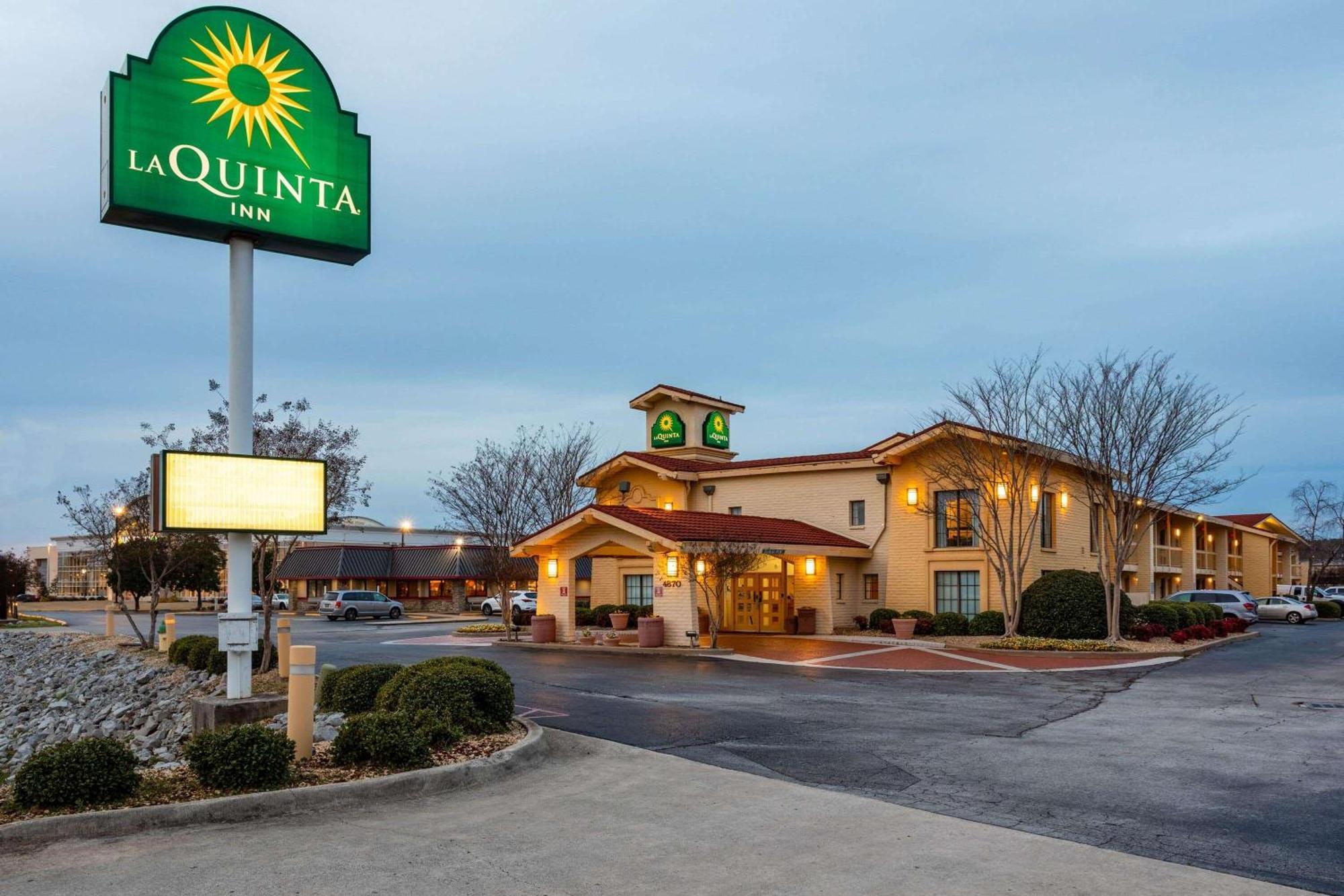 La Quinta Inn By Wyndham Huntsville Research Park Exterior photo